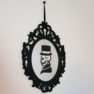 Gothic Halloween wall decor set